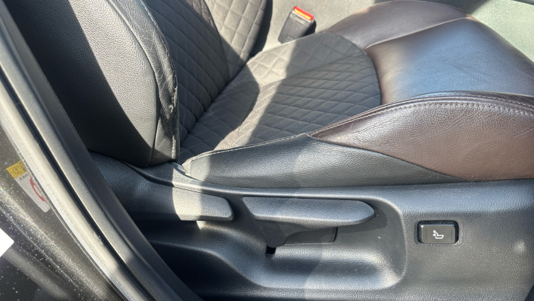 Toyota C-HR 1.8 Hybrid Excel 5dr CVT [Leather] Hybrid Hatchback